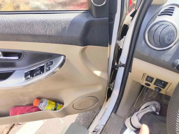 [武汉·鄂A] 二手江铃驭胜S3502011款 2.4T 两驱豪华型5座