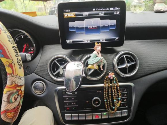 [上海·沪M] 二手奔驰奔驰GLA2018款 GLA 220 4MATIC 运动型