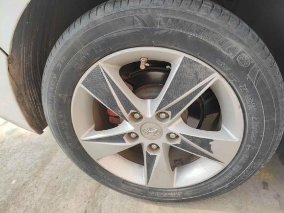 [南昌·赣A] 二手现代朗动2012款 1.6L 手动领先型