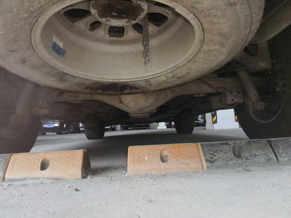 [宁波·浙B] 二手江铃驭胜S3502013款 2.4T 自动两驱柴油豪华版5座