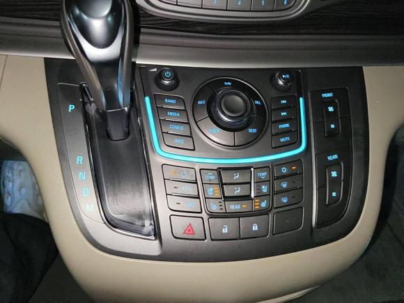 [上海·沪A] 二手别克别克GL82013款 3.0L XT豪华商务旗舰版