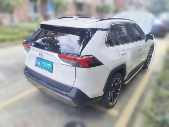 [成都·川A] 二手丰田RAV4荣放2020款 2.0L CVT两驱尊贵版