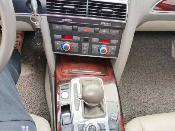 [无锡·苏B] 二手奥迪奥迪A6L2011款 2.8 FSI 舒适型