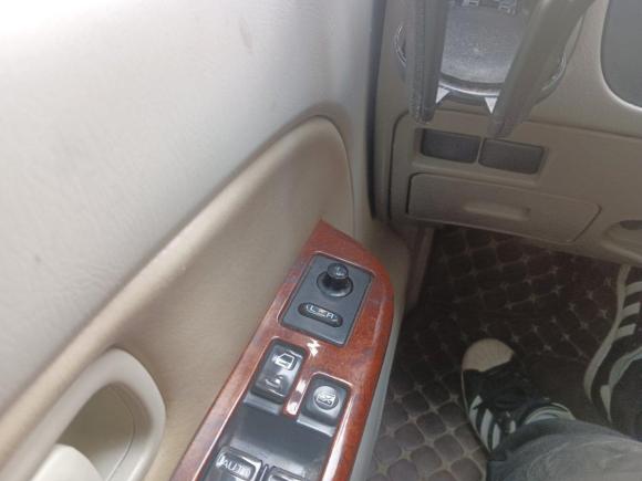 [成都·川A] 二手日产帕拉丁2004款 3.3L 四驱标准型