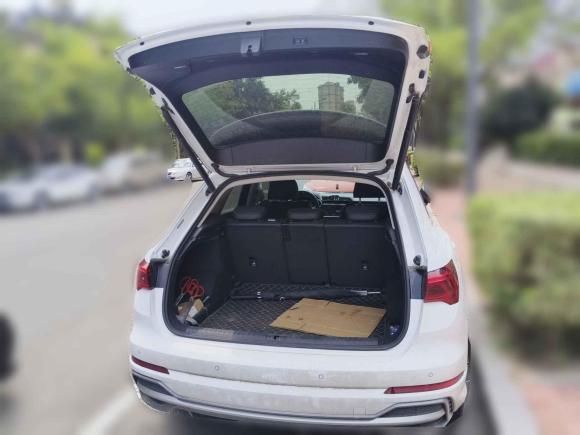 [青岛·鲁U] 二手奥迪奥迪Q32022款 35 TFSI 时尚动感型