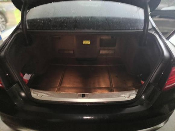 [义乌·浙G] 二手奥迪奥迪A82011款 A8L W12 6.3 FSI quattro