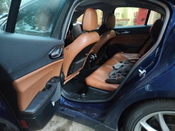 [广州·湘J] 二手阿尔法·罗密欧Giulia2017款 2.0T 200HP 豪华版