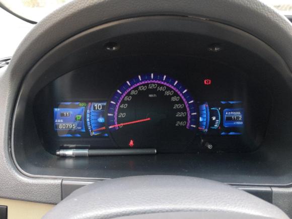 [无锡·苏B] 二手比亚迪比亚迪M62015款 2.4L 自动尊贵版