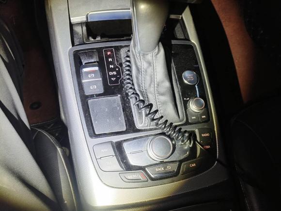 [广州·粤A] 二手奥迪奥迪A6L2018款 30周年年型 35 TFSI 时尚型