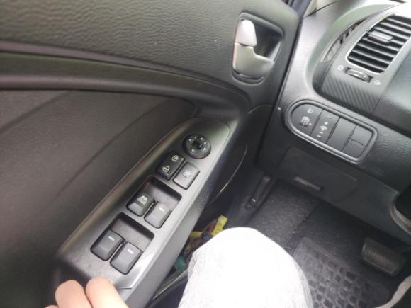 [上海·皖H] 二手起亚起亚K32013款 1.6L 自动GLS