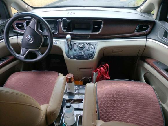 [上海·苏U] 二手别克别克GL82014款 2.4L CT豪华商务舒适版