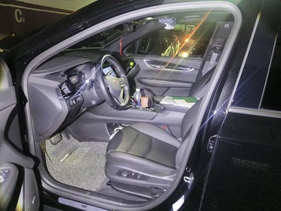 [上海·沪D] 二手凯迪拉克凯迪拉克XT62021款 2.0T 七座两驱豪华型