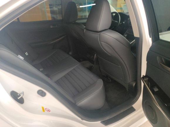 [济南·鲁A] 二手雷克萨斯雷克萨斯IS2017款 300 领先版