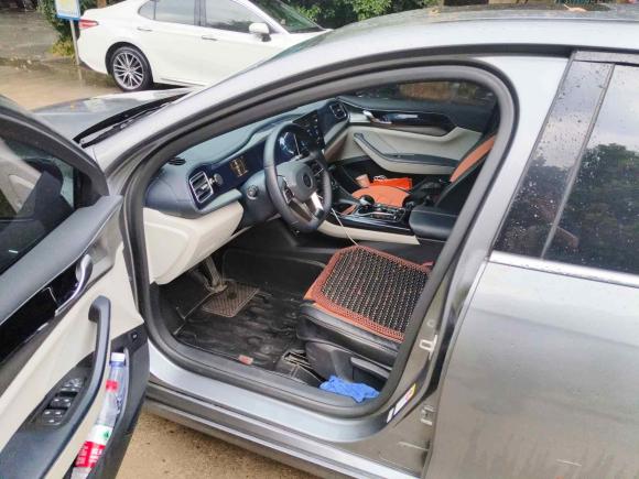 [上海·沪A] 二手比亚迪秦PLUS2021款 DM-i 120KM 尊贵型