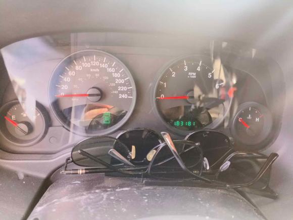 [济南·鲁A] 二手Jeep自由客2012款 2.4 运动版