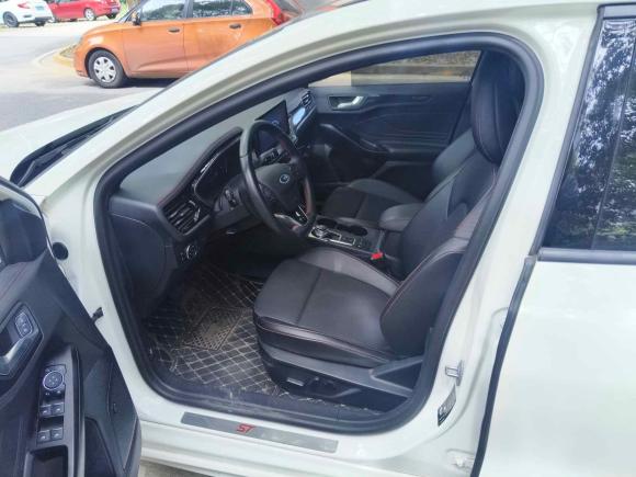 [无锡·苏B] 二手福特福克斯2021款 三厢 EcoBoost 180 自动ST Line