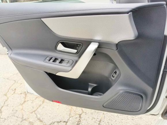 [无锡·苏B] 二手奔驰奔驰A级2022款 改款 A 180 L 运动轿车