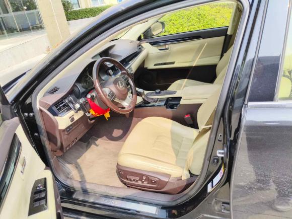 [南通·沪F] 二手雷克萨斯雷克萨斯ES2015款 200 舒适版