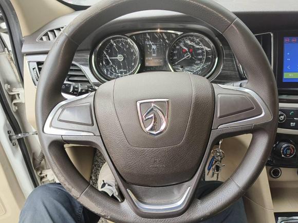 [广州·湘D] 二手宝骏宝骏7302016款 1.5L 手动舒适型 7座 国V