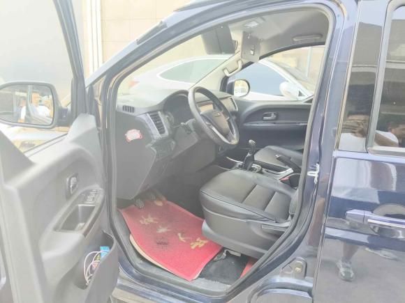 [南通·苏U] 二手金杯金海狮2022款 2.0L 客车魔术狮 9座