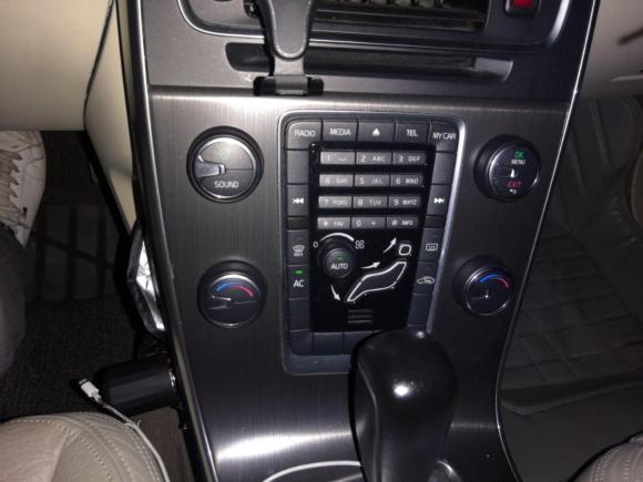 [无锡·苏B] 二手沃尔沃沃尔沃S602011款 2.0T 舒适版