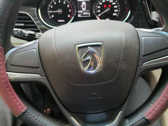 [广州·粤A] 二手宝骏宝骏7302016款 1.5L 手动舒适型 7座 国V