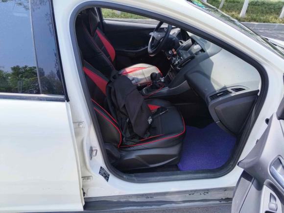 [西安·陕A] 二手福特福克斯2017款 两厢 1.6L 手动舒适型智行版