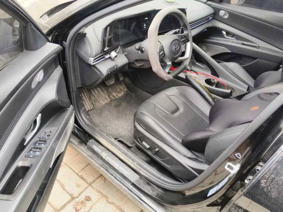 [济南·鲁A] 二手现代伊兰特2022款 1.5L CVT LUX黑骑士限量版