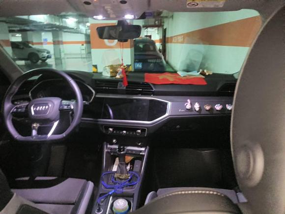 [杭州·浙A] 二手奥迪奥迪Q32022款 35 TFSI 时尚动感型