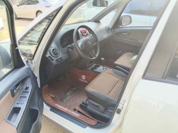 [济南·鲁A] 二手铃木天语 SX42013款 1.6L 自动酷锐型