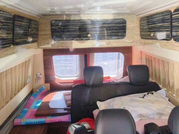 [青岛·鲁U] 二手福特全顺2019款 2.0T汽油自动多功能商用车中轴中顶6座国VI