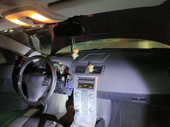 [深圳·粤B] 二手沃尔沃沃尔沃C302010款 改款 2.0智雅版