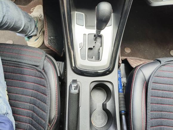 [上海·沪L] 二手奇瑞瑞虎52016款 2.0L CVT家尊版