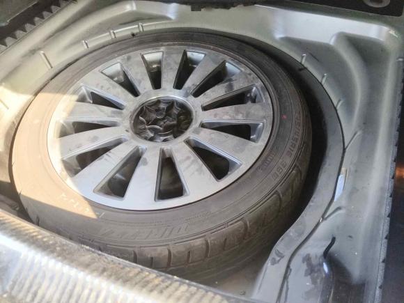 [西安·陕E] 二手大众辉腾2011款 3.6L V6 4座加长Individual版