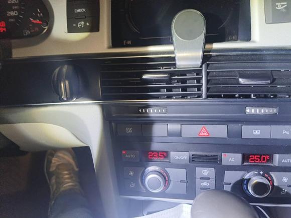 [深圳·粤B] 二手奥迪奥迪A6L2011款 2.0 TFSI 自动标准型