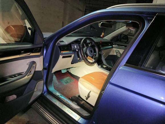 [上海·沪L] 二手众泰大迈X72018款 2.0T 自动至尊型