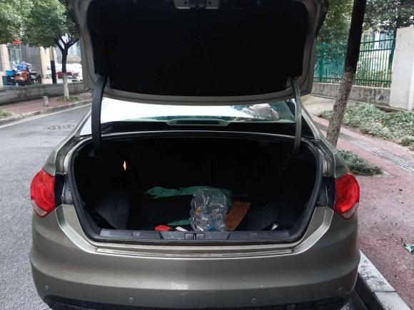 [南京·苏A] 二手雪铁龙雪铁龙C4L2013款 1.6L 手动劲享版