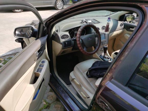 [上海·沪L] 二手福特福克斯2011款 三厢 1.8L 自动时尚型