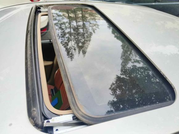 [上海·沪A] 二手别克凯越2013款 1.5L 自动尊享型