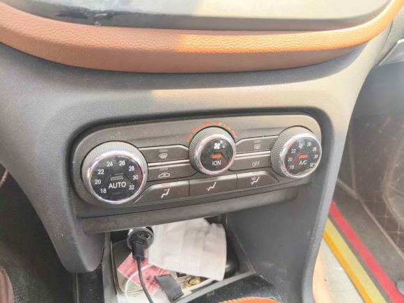 [上海·贵C] 二手东南东南DX72015款 1.5T 自动豪华型