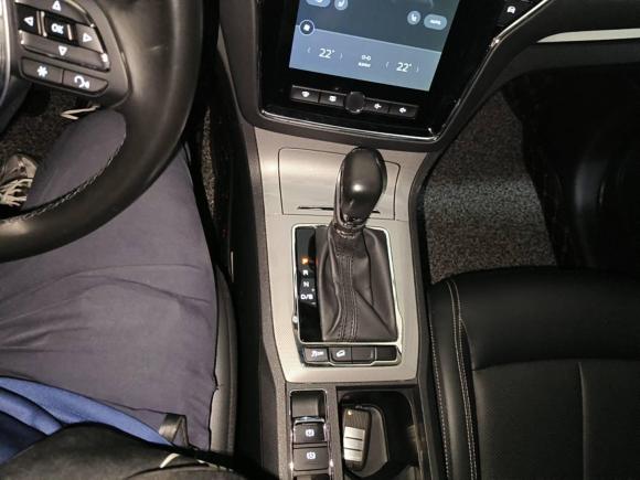 [杭州·浙A] 二手荣威荣威RX52016款 20T 两驱自动互联网智享版