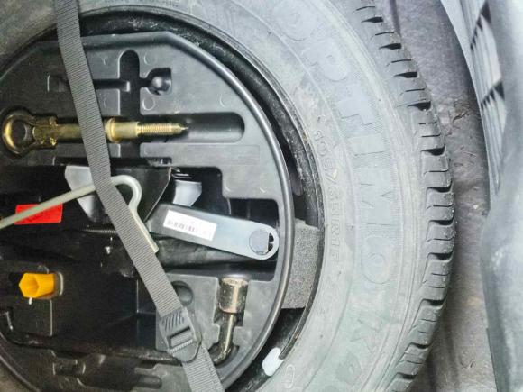 [上海·苏K] 二手标致标致3072013款 两厢 1.6L 手动舒适版