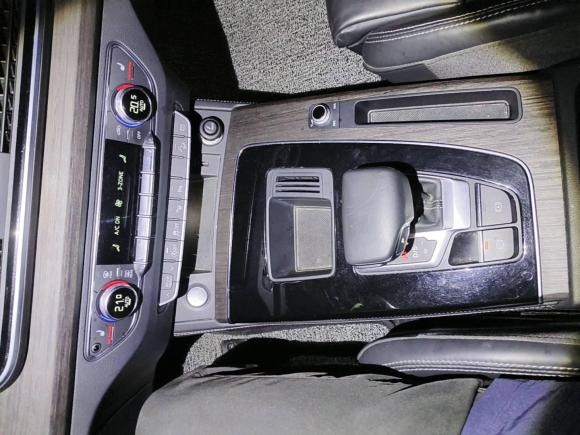 [上海·沪B] 二手奥迪奥迪Q5L2021款 45 TFSI 臻选动感型