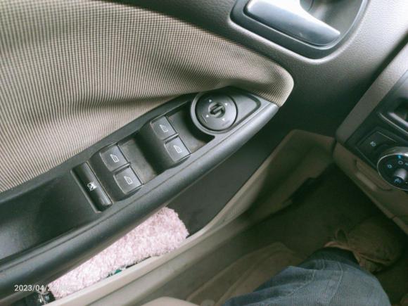 [上海·沪C] 二手福特福克斯2012款 三厢 1.6L 自动舒适型