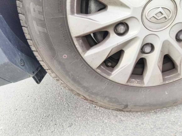 [宁波·浙B] 二手上汽大通MAXUS新途V902022款 2.0T AMT运杰前驱短轴中顶后单胎6座