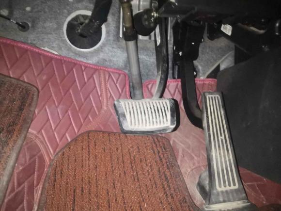 [西安·陕A] 二手现代胜达2015款 2.4L 自动两驱舒适型 5座