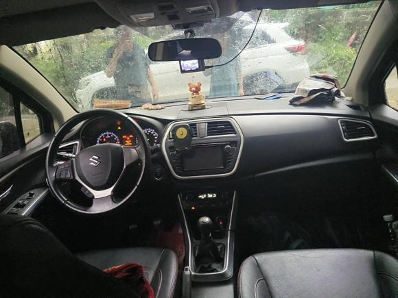 [成都·川A] 二手铃木锋驭2014款 1.6L 手动两驱精英型