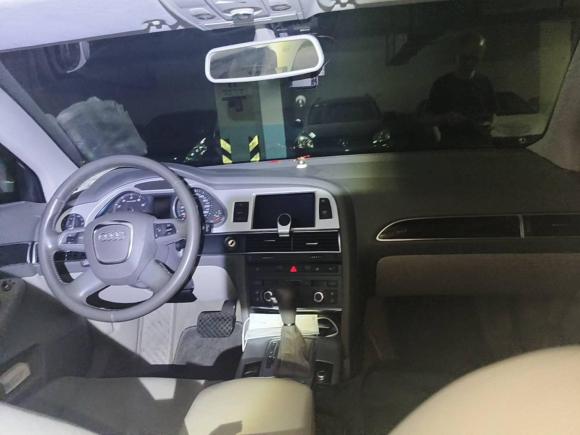 [深圳·粤B] 二手奥迪奥迪A6L2011款 2.0 TFSI 自动标准型