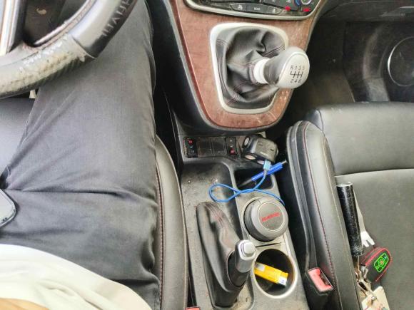 [无锡·苏B] 二手哈弗哈弗H62015款 改款 运动版 1.5T 手动两驱精英型