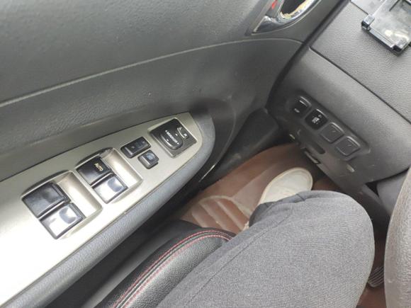 [上海·苏A] 二手东风风行景逸X52013款 1.6L 手动尊享型 国V